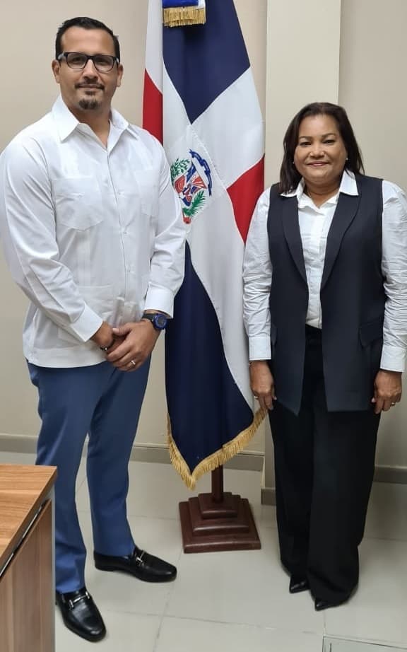 Gobernadora de  provincia de Santo Domingo, doctora Julia Drullard, realizó un encuentro con el licenciado Paúl Álmánzar Hued, administrador INAGUJA